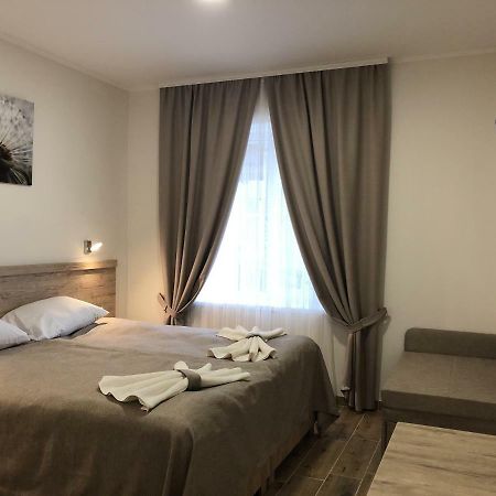 Hotel Bonus โคโลมิยา ภายนอก รูปภาพ