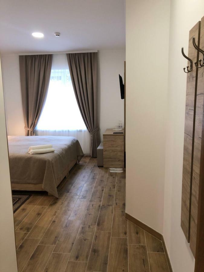 Hotel Bonus โคโลมิยา ภายนอก รูปภาพ